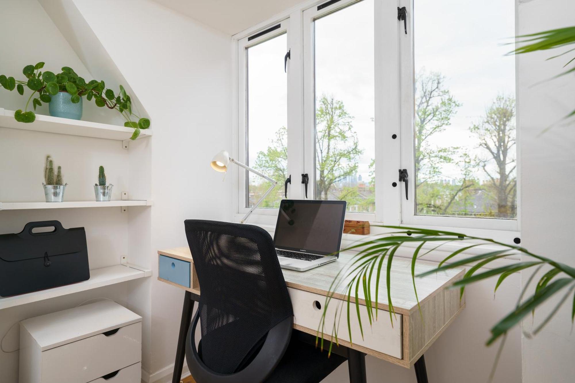 Lovely Apartment In Victoria Park Village London Exteriör bild
